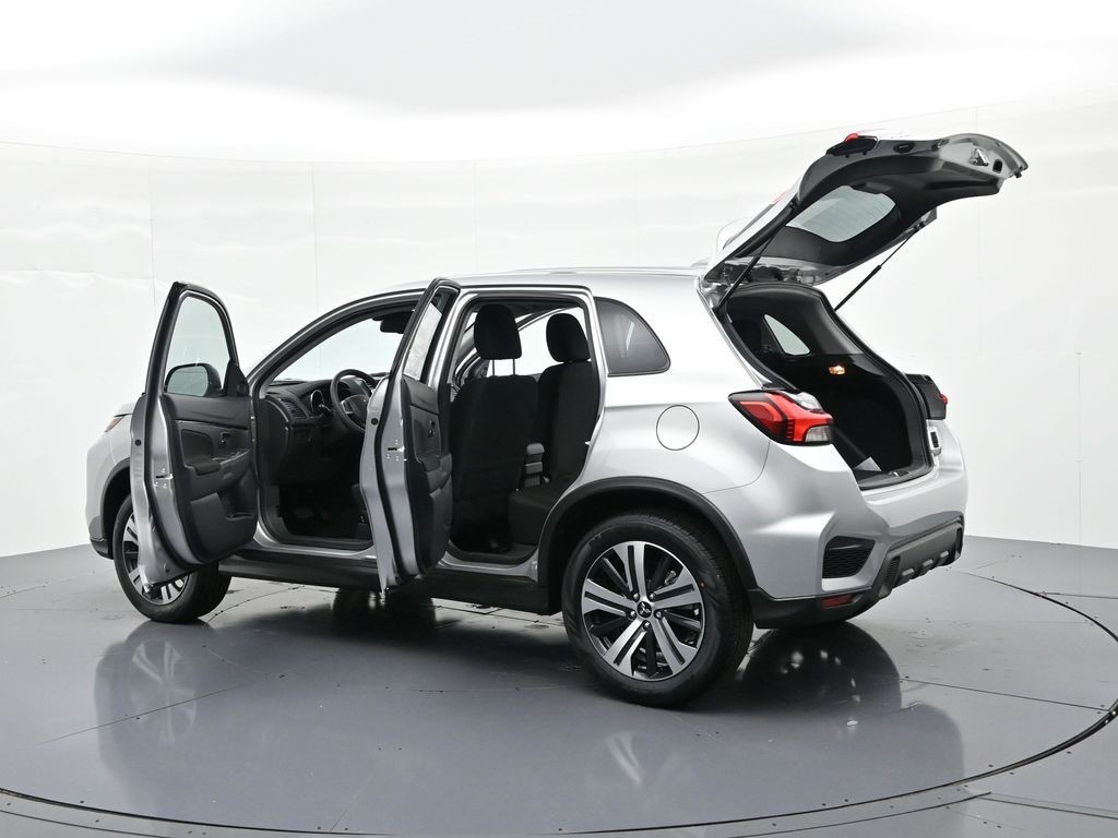 Mitsubishi Outlander Sport Vehicle Full-screen Gallery Image 30