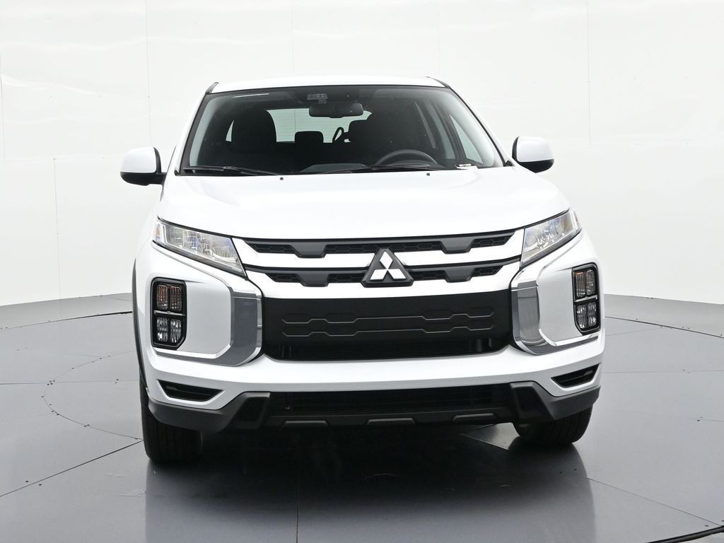 Mitsubishi Outlander Sport Vehicle Full-screen Gallery Image 2