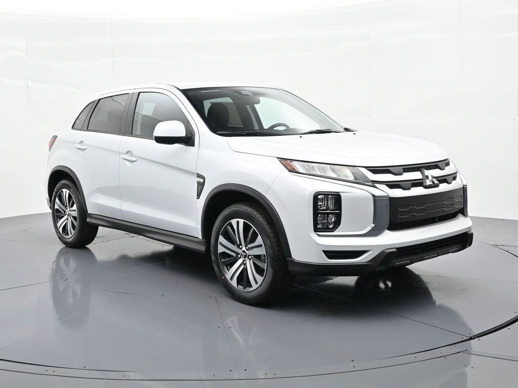 Mitsubishi Outlander Sport Vehicle Full-screen Gallery Image 3