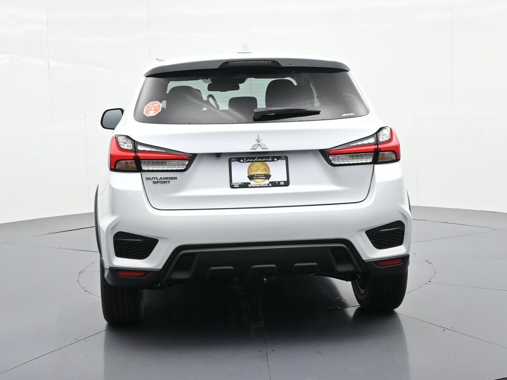 Mitsubishi Outlander Sport Vehicle Full-screen Gallery Image 6