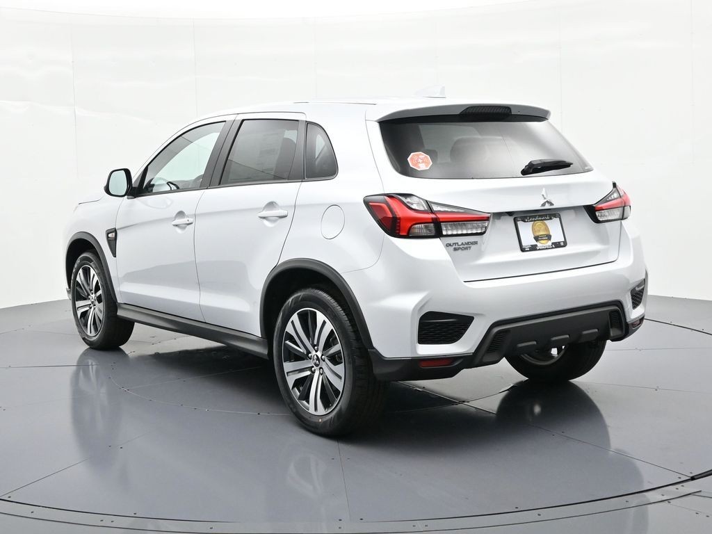 Mitsubishi Outlander Sport Vehicle Full-screen Gallery Image 7