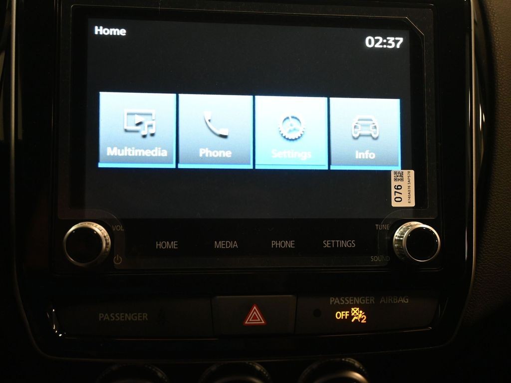 Mitsubishi Outlander Sport Vehicle Full-screen Gallery Image 10