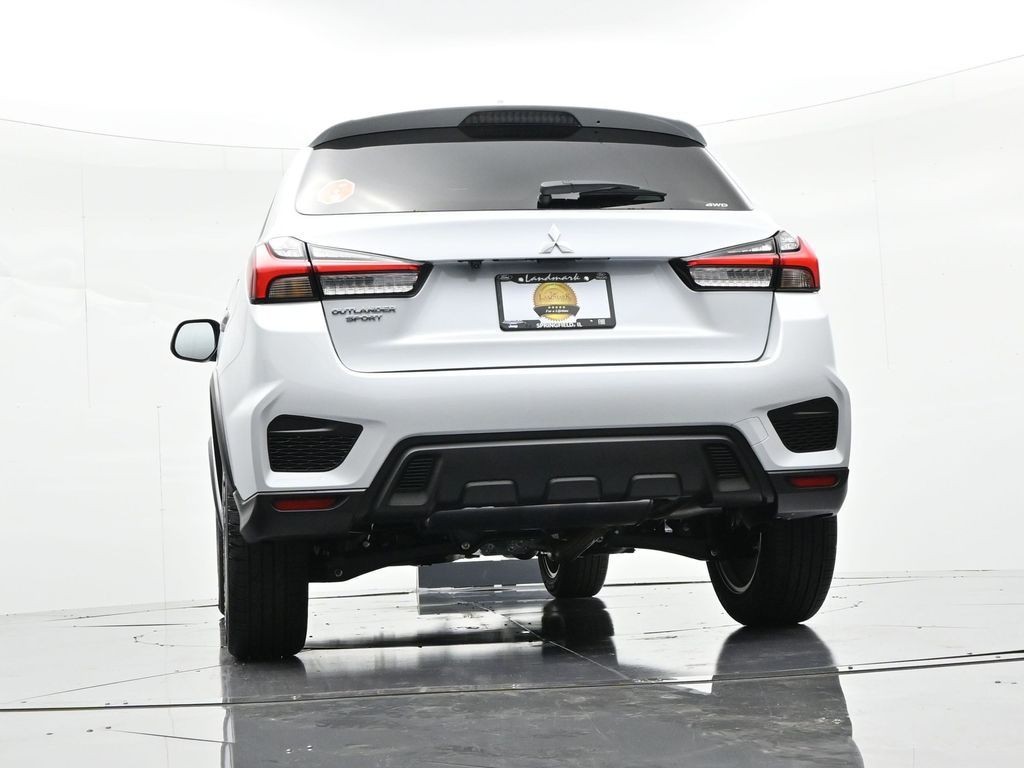 Mitsubishi Outlander Sport Vehicle Full-screen Gallery Image 26