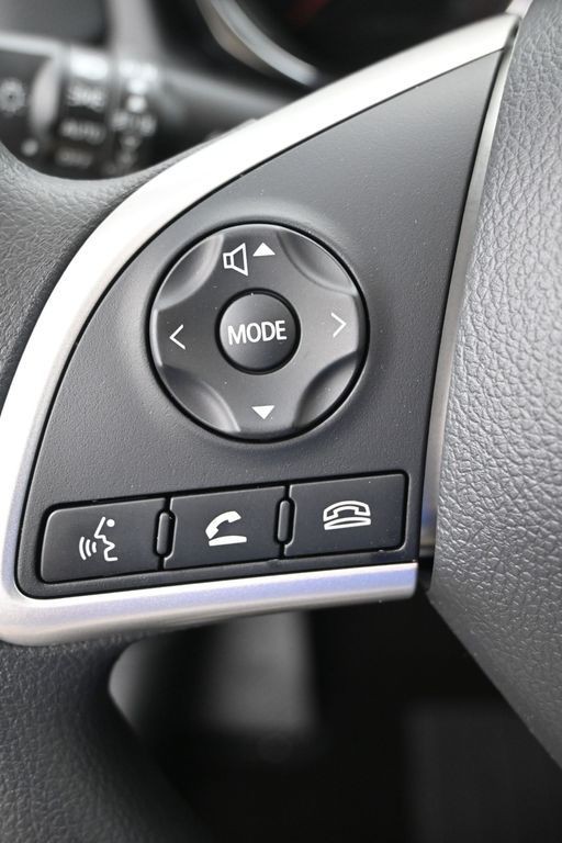 Mitsubishi Outlander Sport Vehicle Full-screen Gallery Image 19