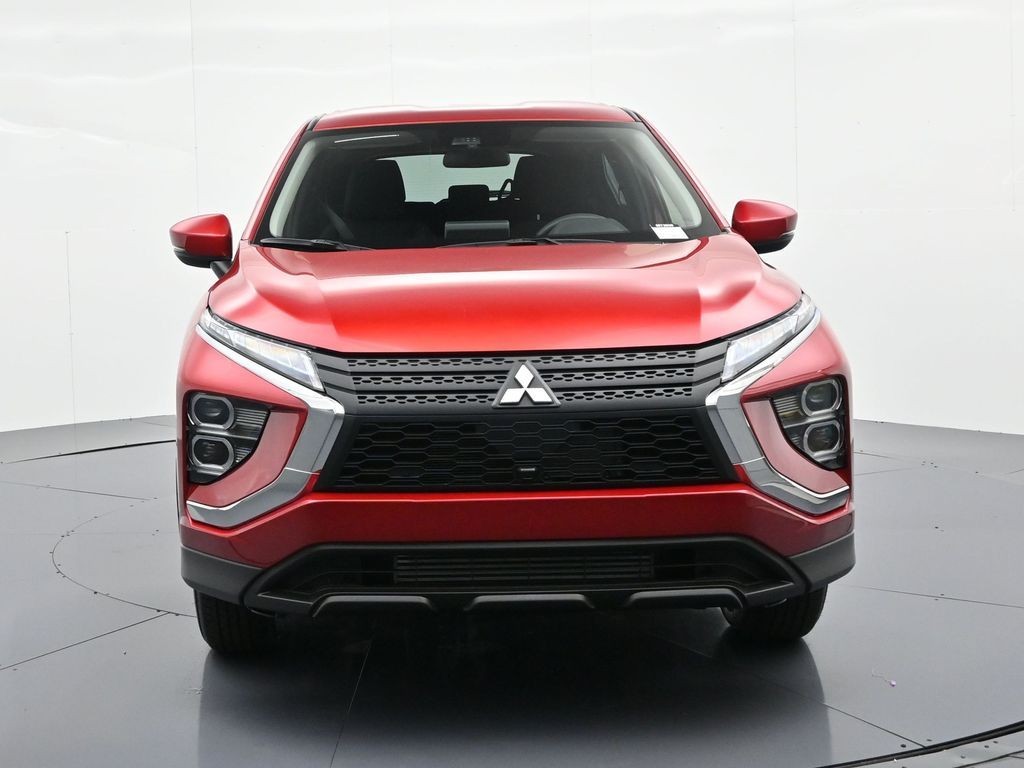 Mitsubishi Eclipse Cross Vehicle Full-screen Gallery Image 2
