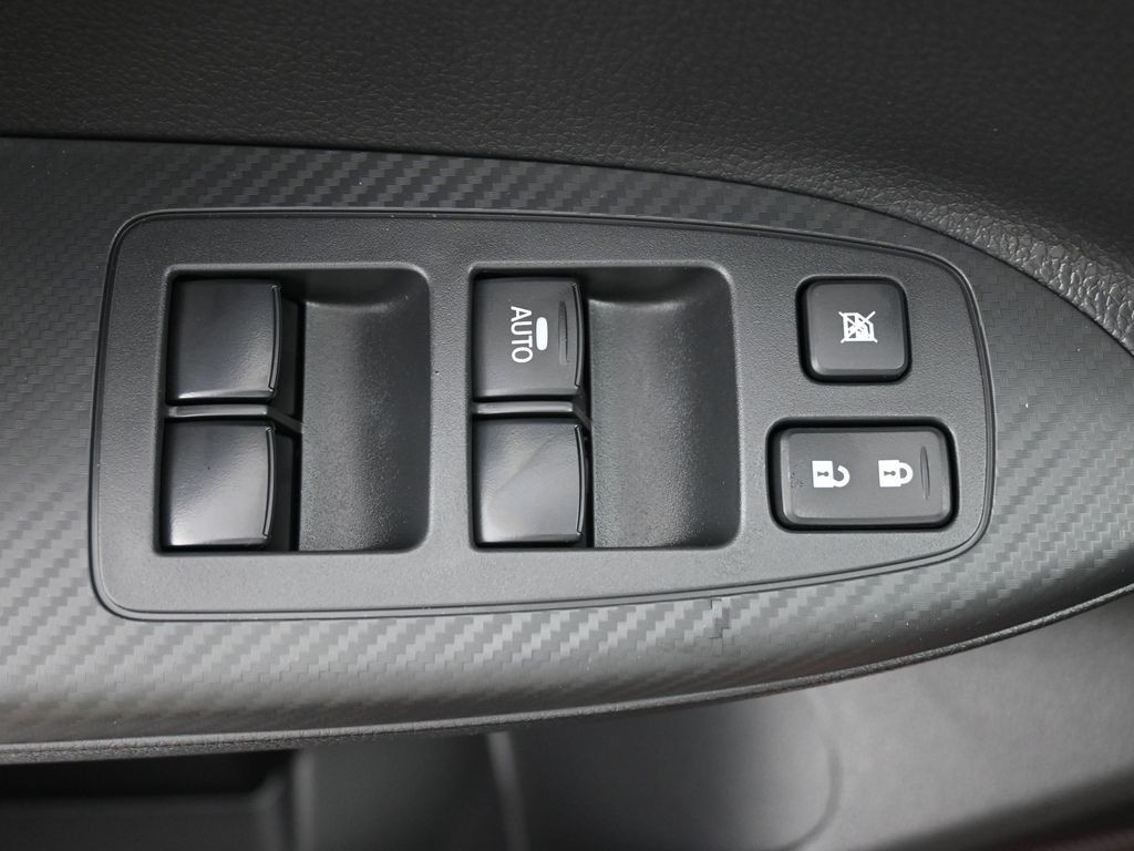 Mitsubishi Eclipse Cross Vehicle Full-screen Gallery Image 20