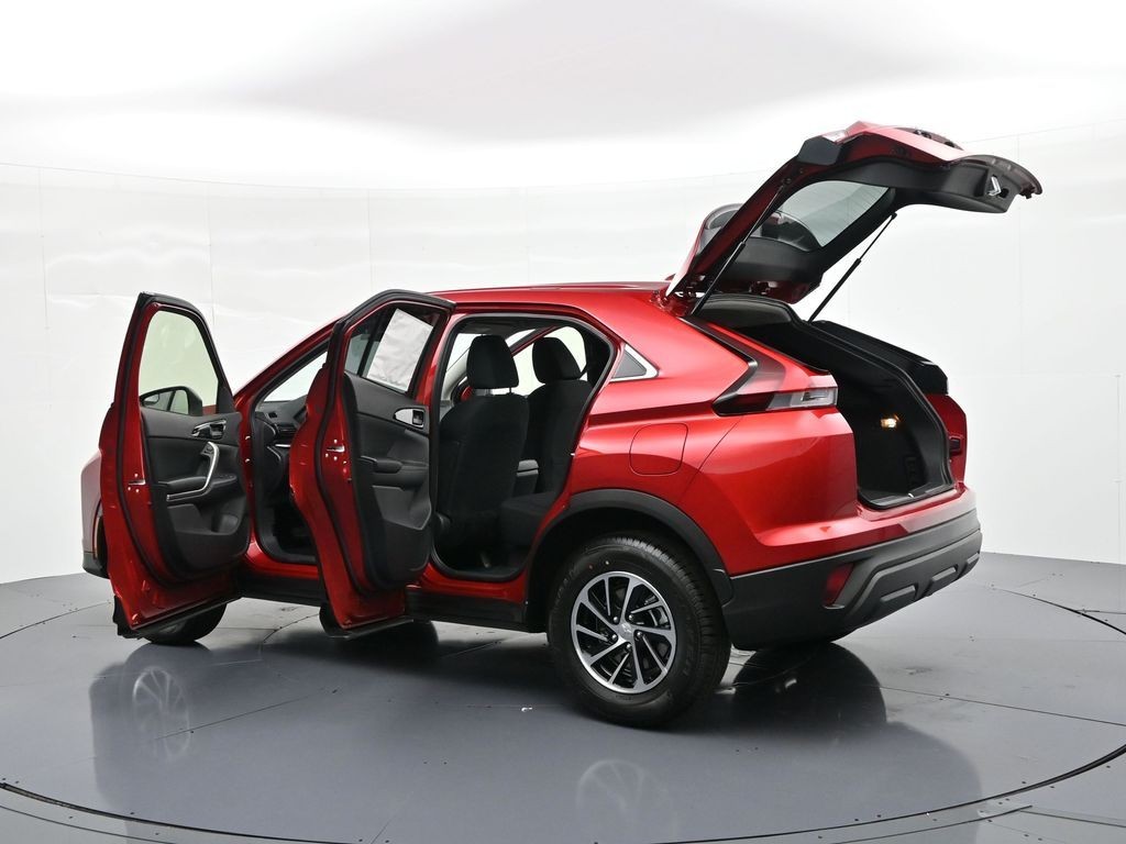 Mitsubishi Eclipse Cross Vehicle Full-screen Gallery Image 30