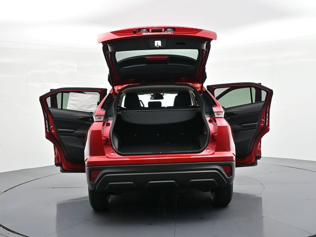 Mitsubishi Eclipse Cross Vehicle Full-screen Gallery Image 32