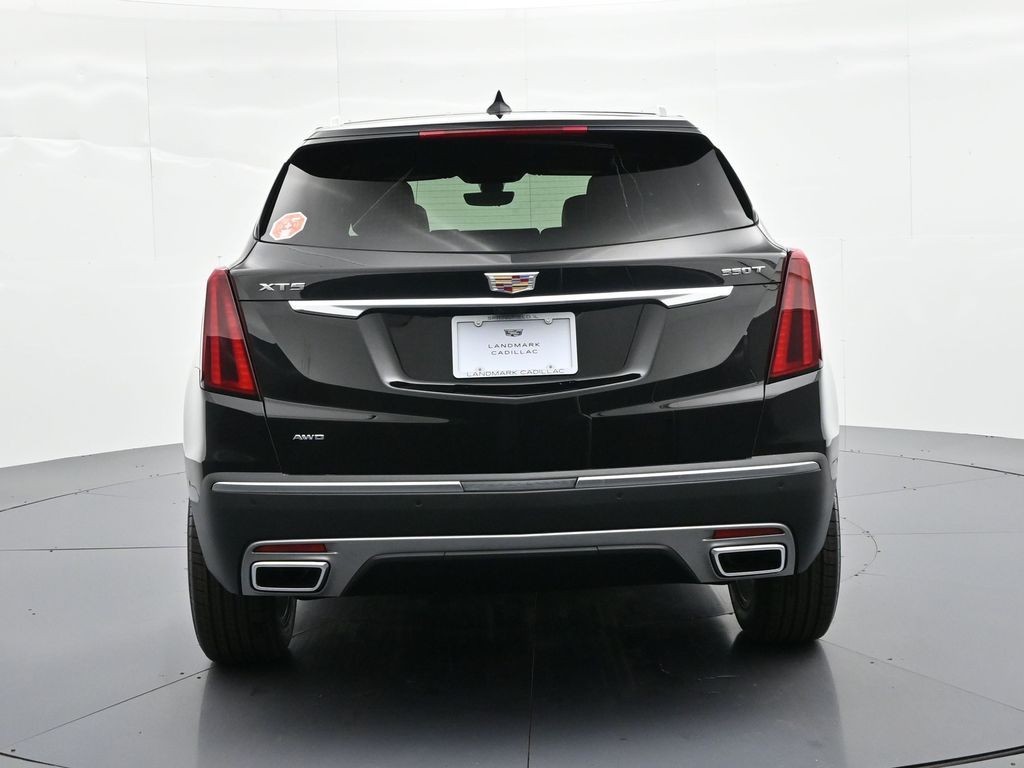 Cadillac XT5 Vehicle Full-screen Gallery Image 6