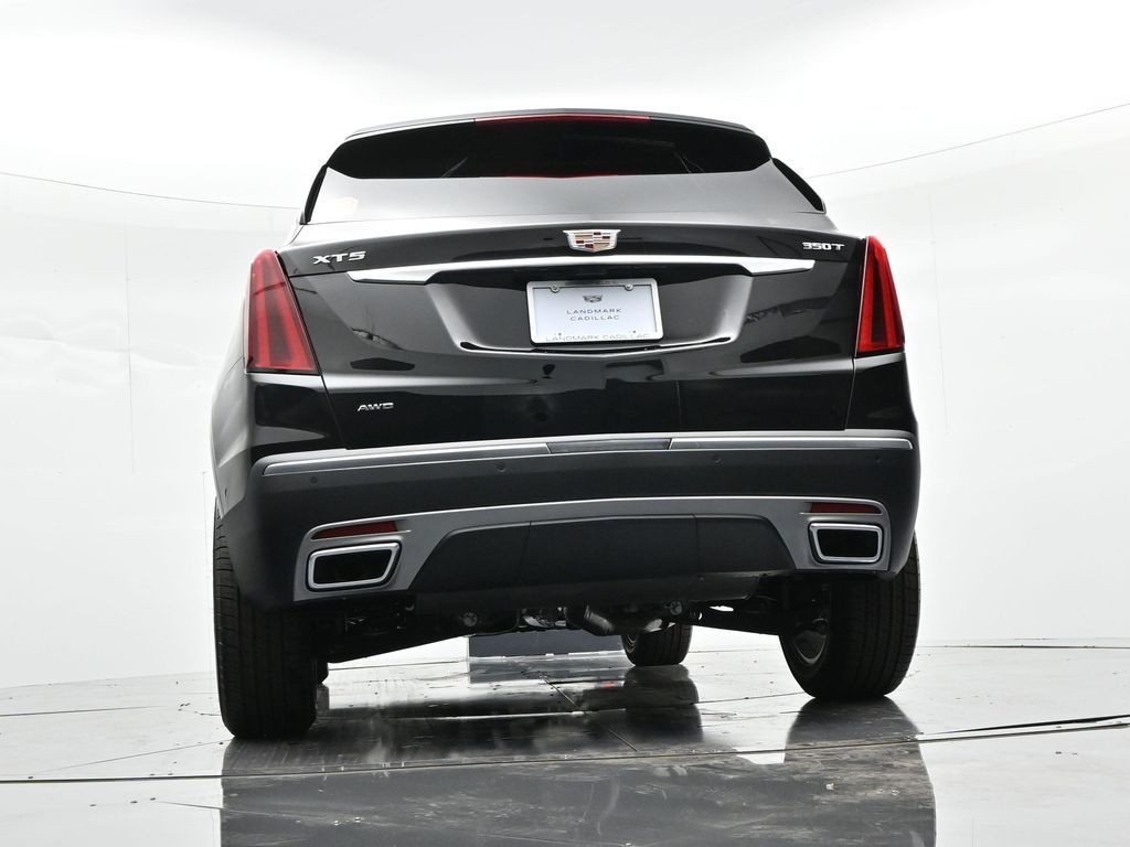 Cadillac XT5 Vehicle Full-screen Gallery Image 35