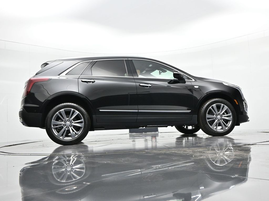 Cadillac XT5 Vehicle Full-screen Gallery Image 37