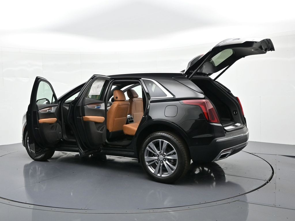 Cadillac XT5 Vehicle Full-screen Gallery Image 39