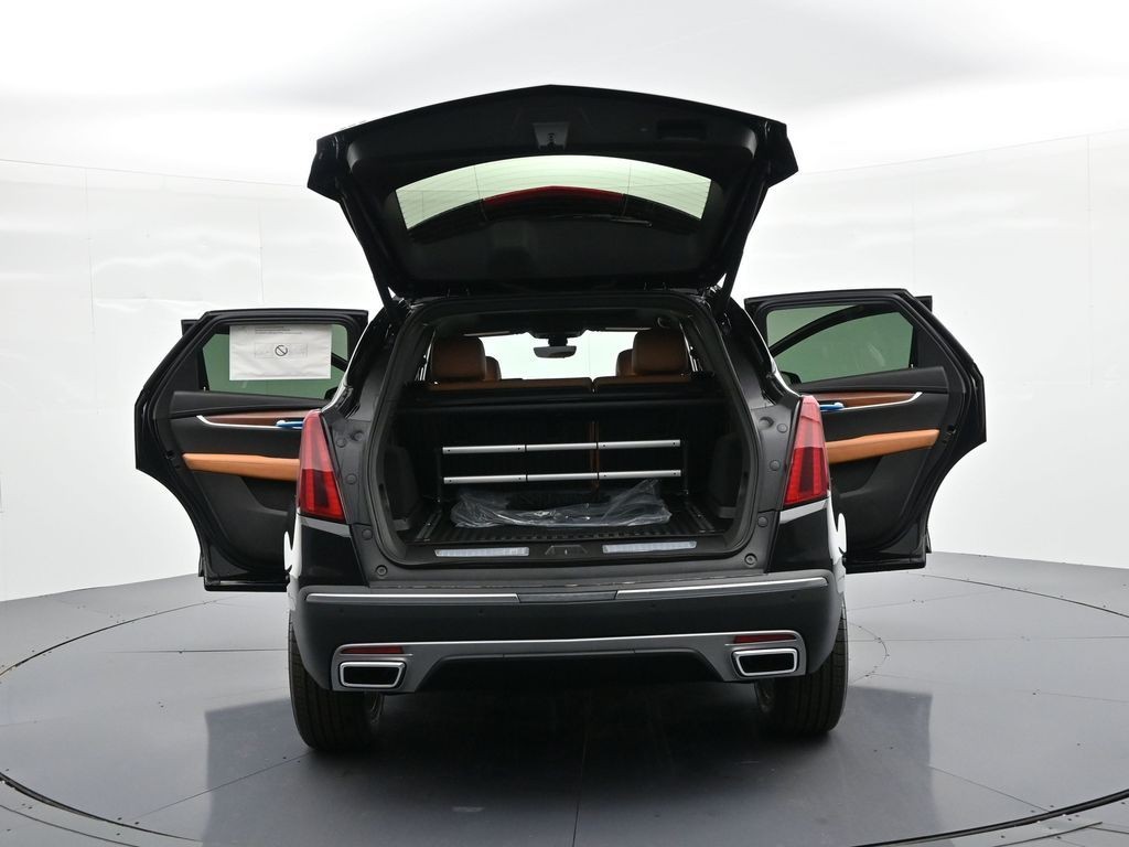 Cadillac XT5 Vehicle Full-screen Gallery Image 41
