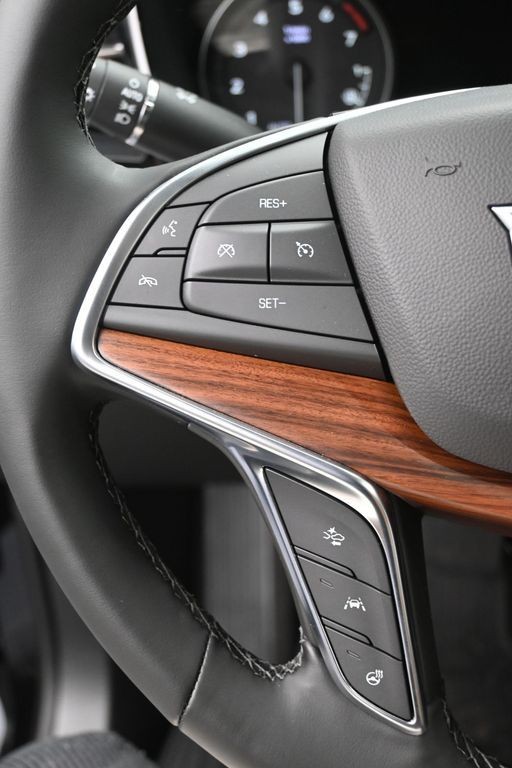 Cadillac XT5 Vehicle Full-screen Gallery Image 22