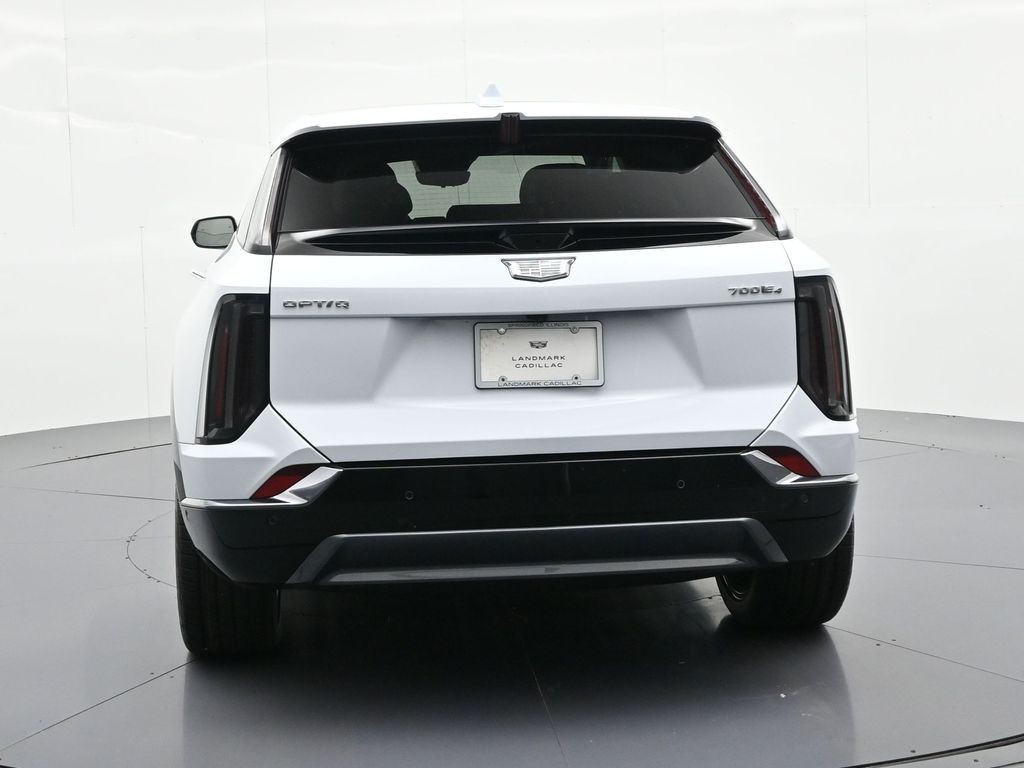 Cadillac OPTIQ Vehicle Full-screen Gallery Image 2