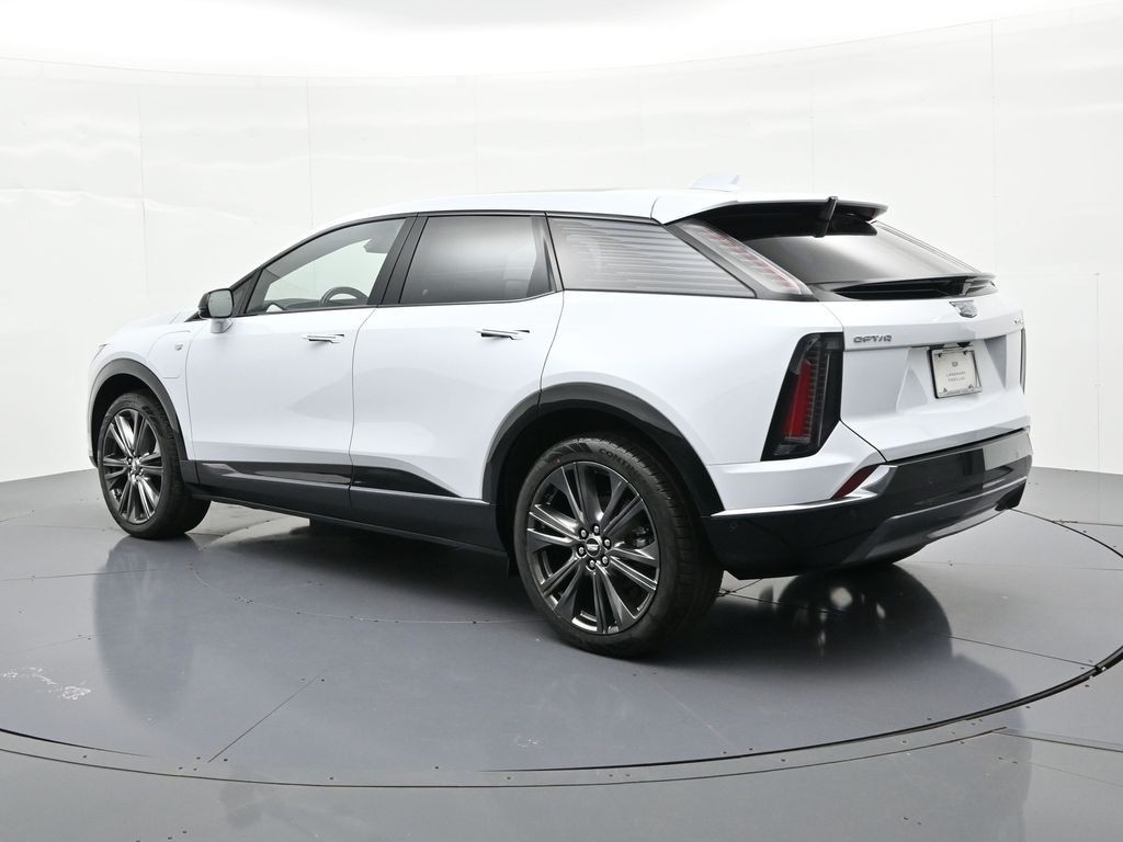 Cadillac OPTIQ Vehicle Full-screen Gallery Image 3