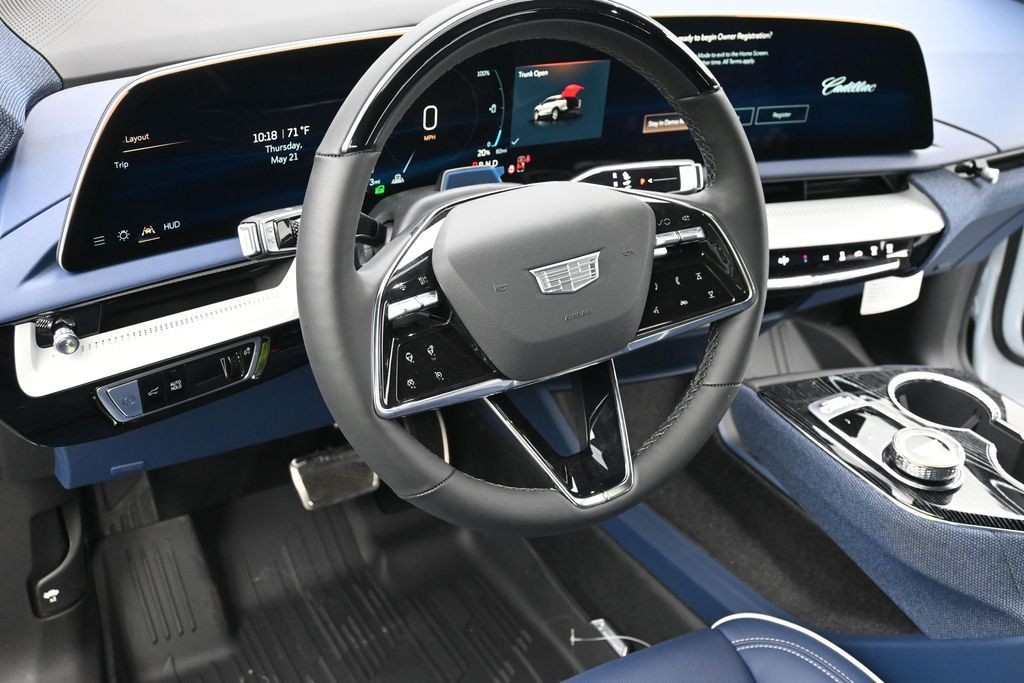 Cadillac OPTIQ Vehicle Full-screen Gallery Image 9