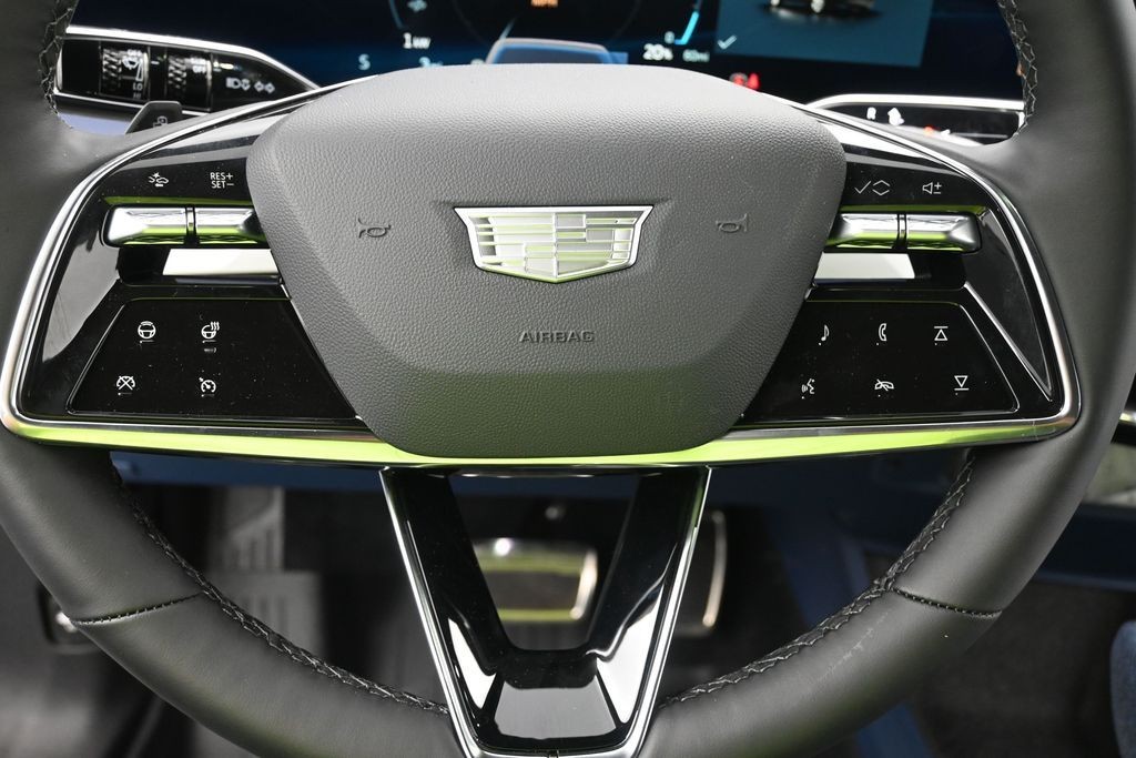 Cadillac OPTIQ Vehicle Full-screen Gallery Image 10
