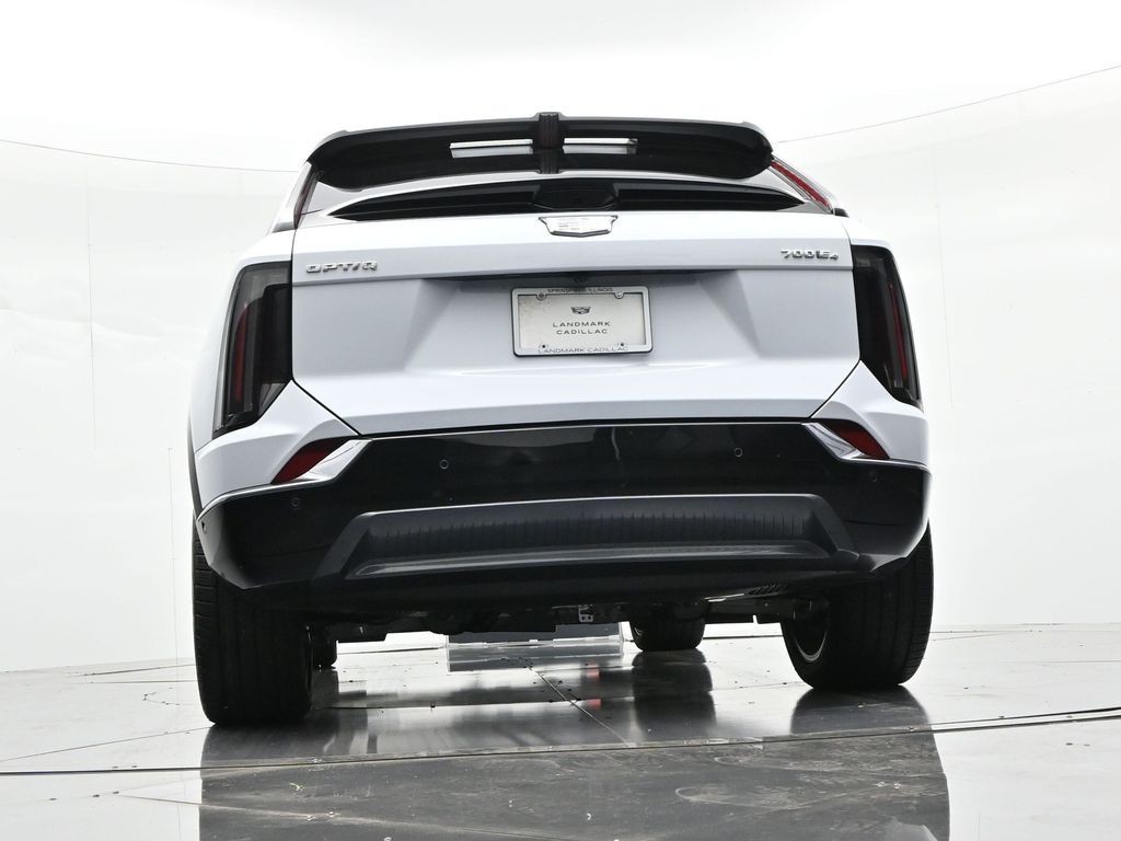 Cadillac OPTIQ Vehicle Full-screen Gallery Image 18