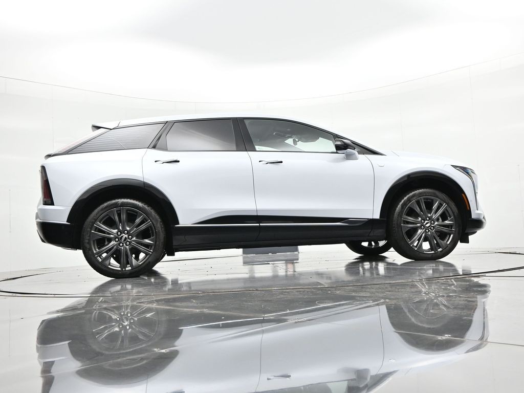 Cadillac OPTIQ Vehicle Full-screen Gallery Image 20