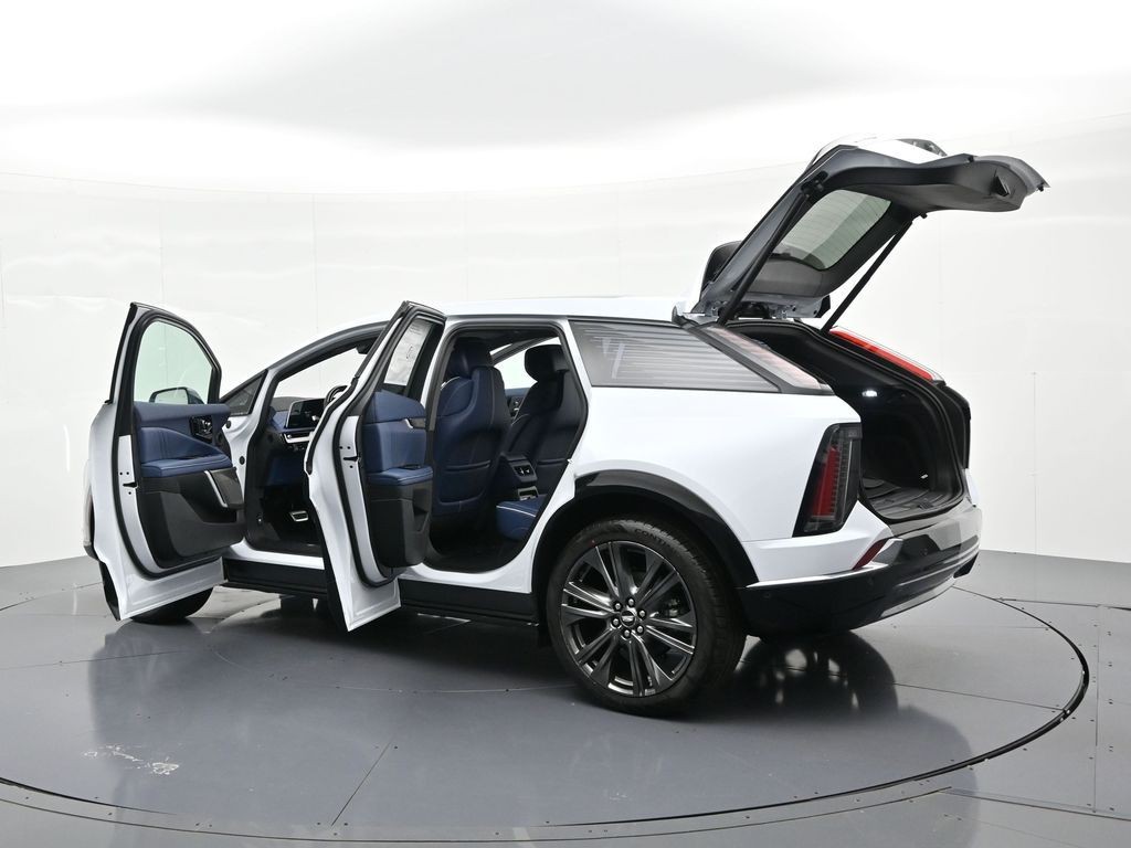 Cadillac OPTIQ Vehicle Full-screen Gallery Image 22