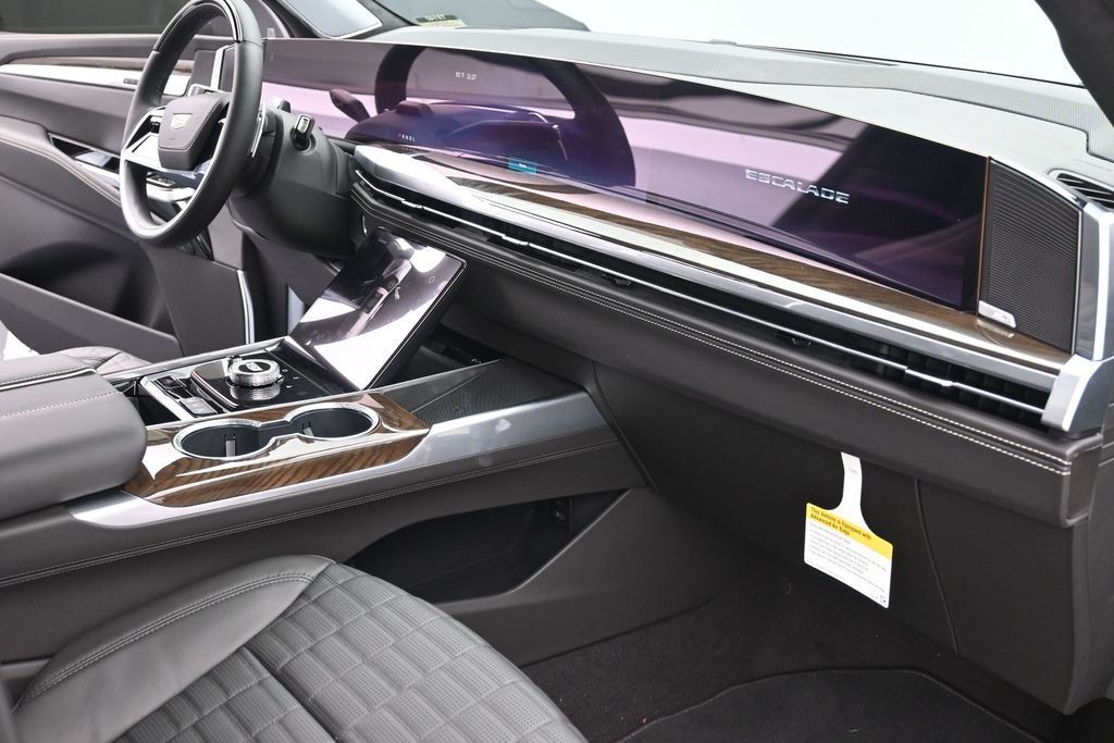 Cadillac Escalade Vehicle Full-screen Gallery Image 9