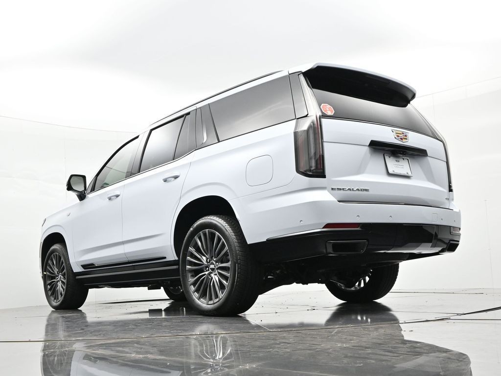 Cadillac Escalade Vehicle Full-screen Gallery Image 19