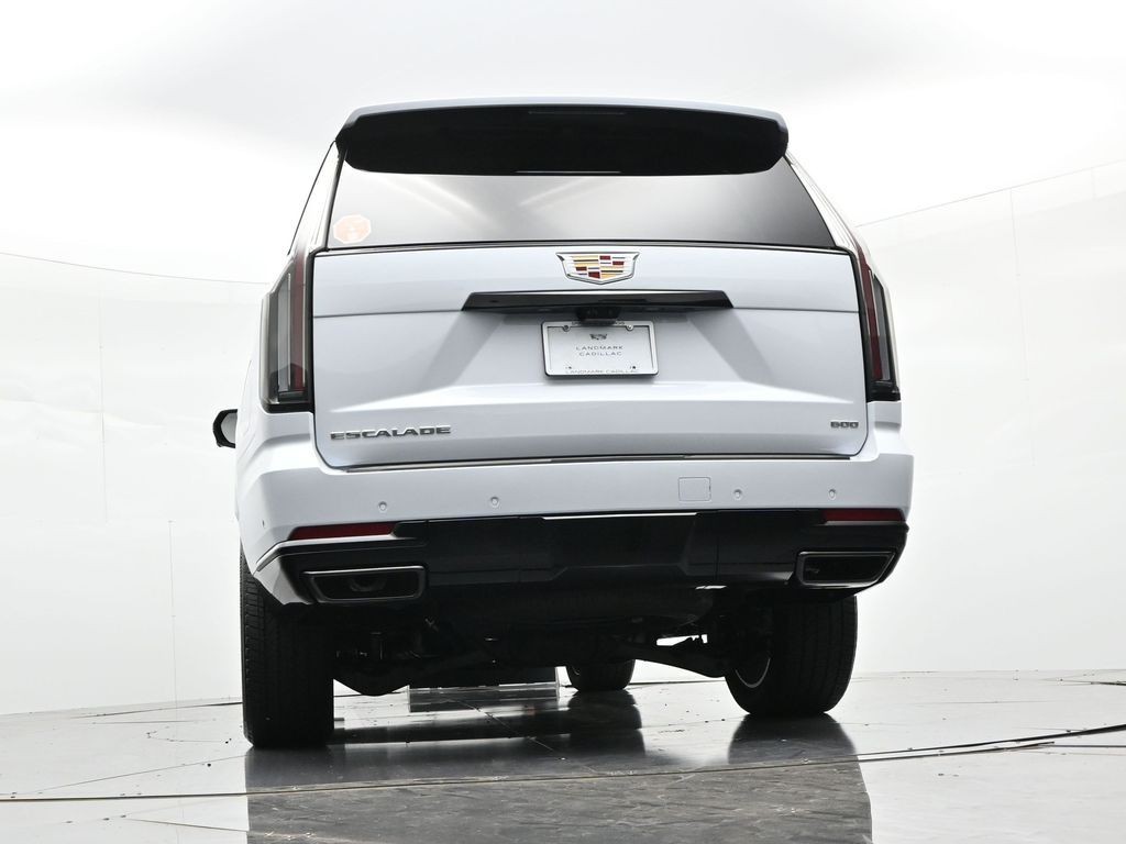 Cadillac Escalade Vehicle Full-screen Gallery Image 20