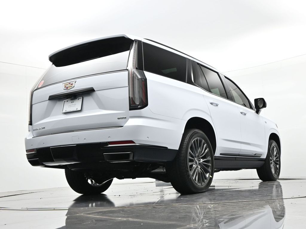 Cadillac Escalade Vehicle Full-screen Gallery Image 21