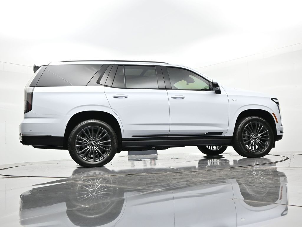 Cadillac Escalade Vehicle Full-screen Gallery Image 22