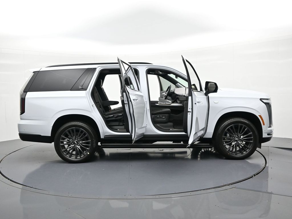 Cadillac Escalade Vehicle Full-screen Gallery Image 23