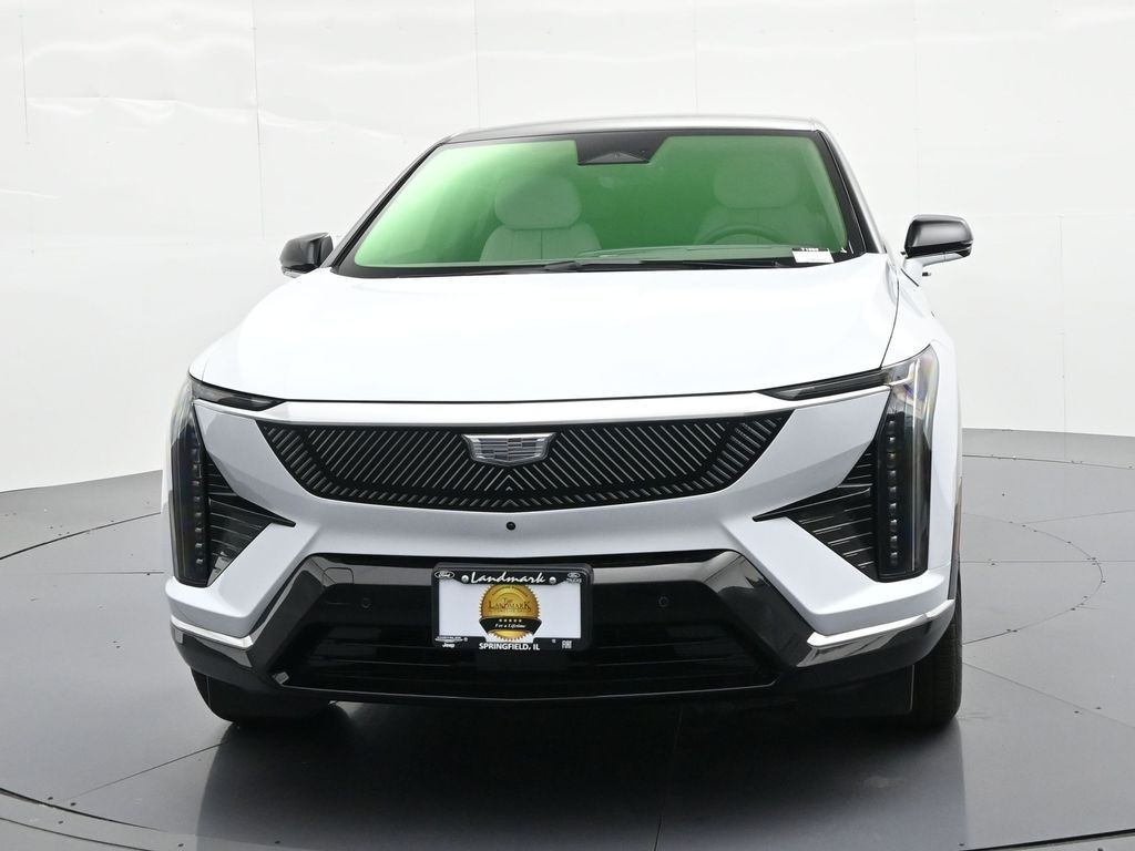 Cadillac OPTIQ Vehicle Full-screen Gallery Image 2