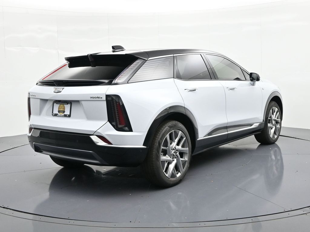 Cadillac OPTIQ Vehicle Full-screen Gallery Image 5