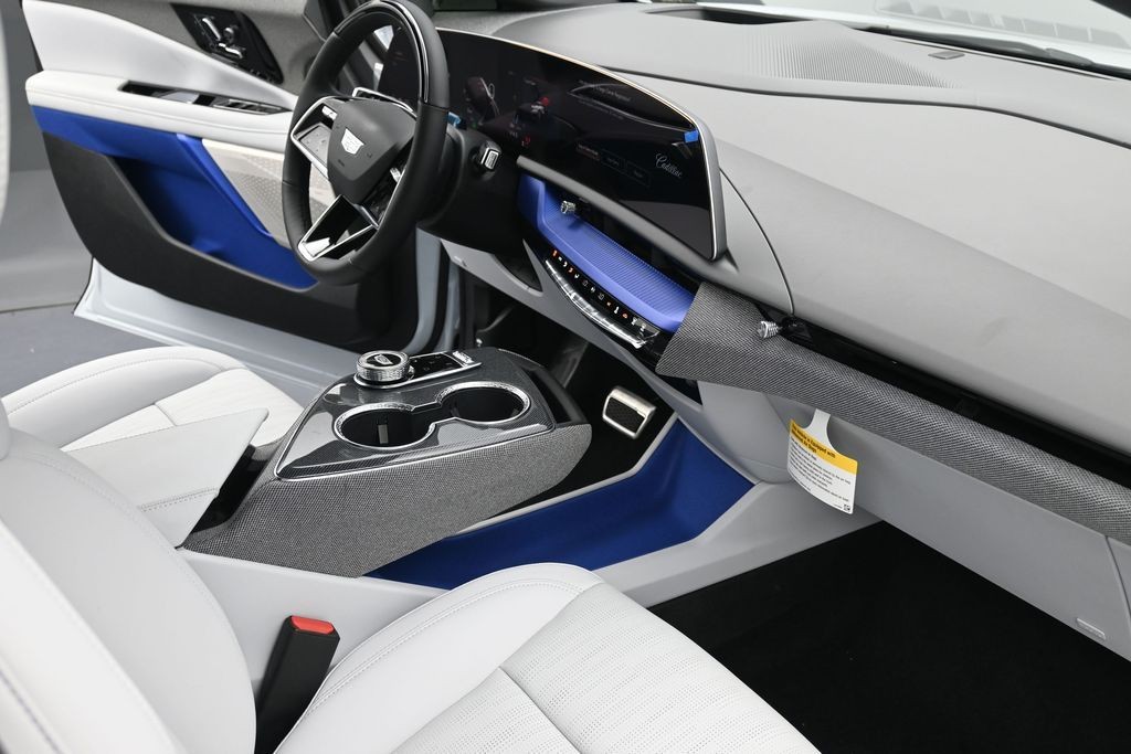 Cadillac OPTIQ Vehicle Full-screen Gallery Image 9