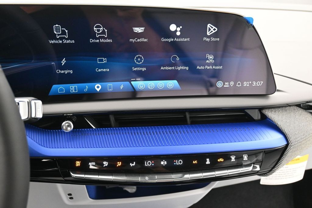 Cadillac OPTIQ Vehicle Full-screen Gallery Image 12
