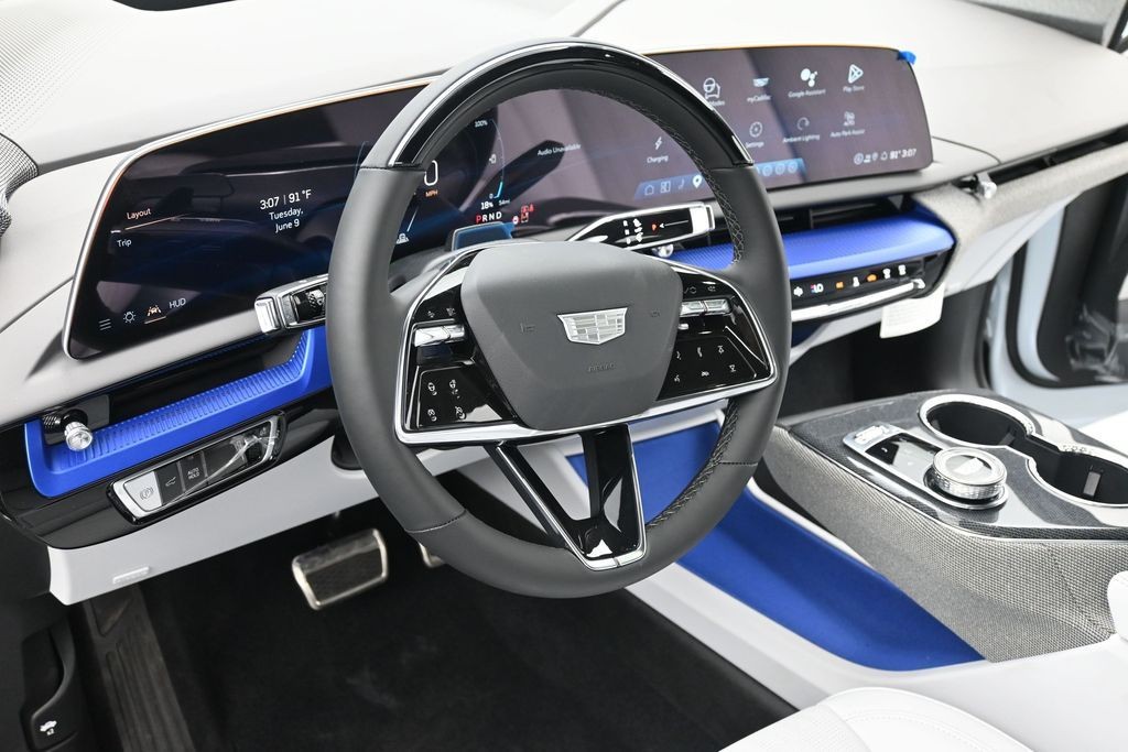 Cadillac OPTIQ Vehicle Full-screen Gallery Image 15