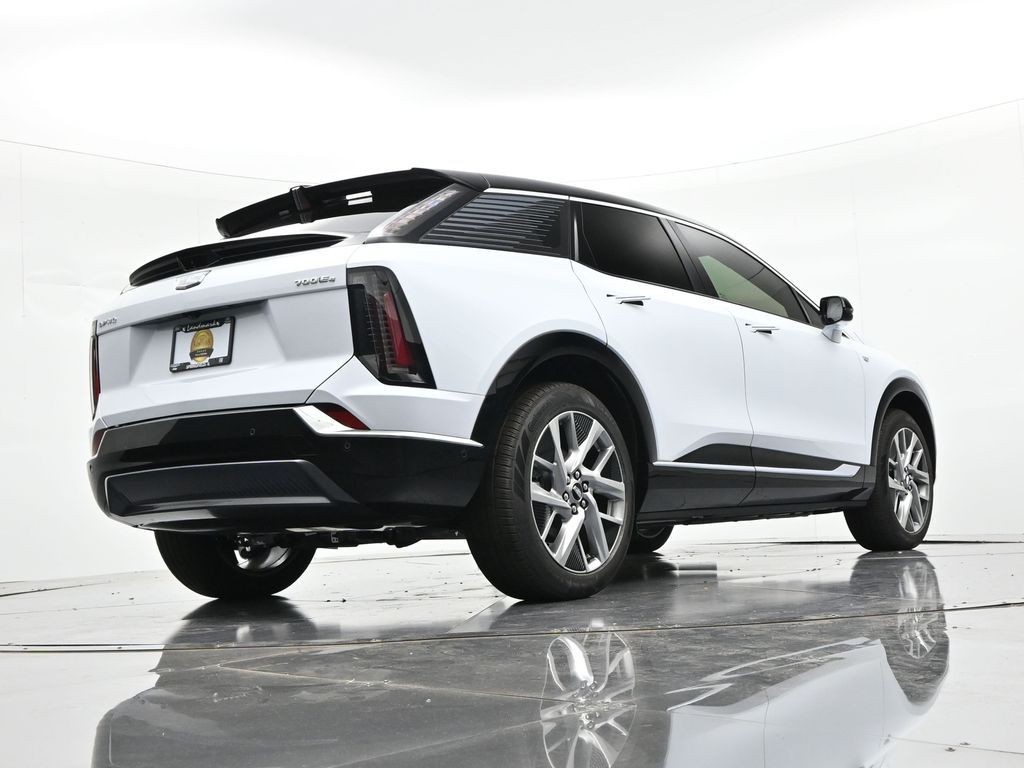 Cadillac OPTIQ Vehicle Full-screen Gallery Image 22