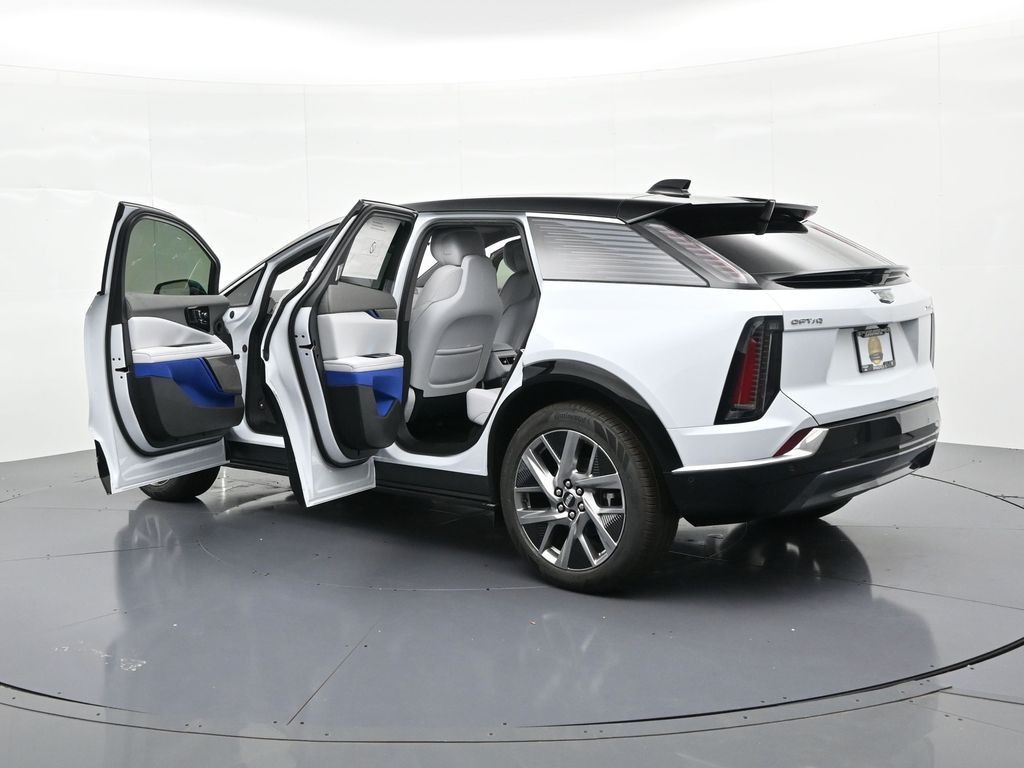 Cadillac OPTIQ Vehicle Full-screen Gallery Image 25