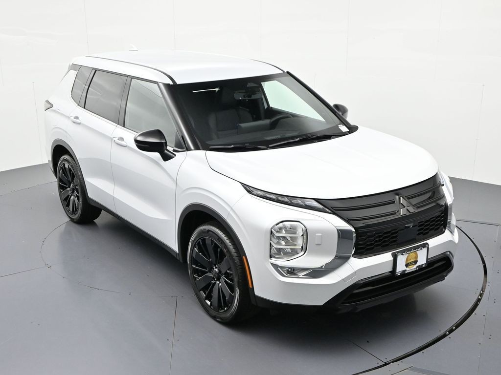 Mitsubishi Outlander Vehicle Full-screen Gallery Image 13
