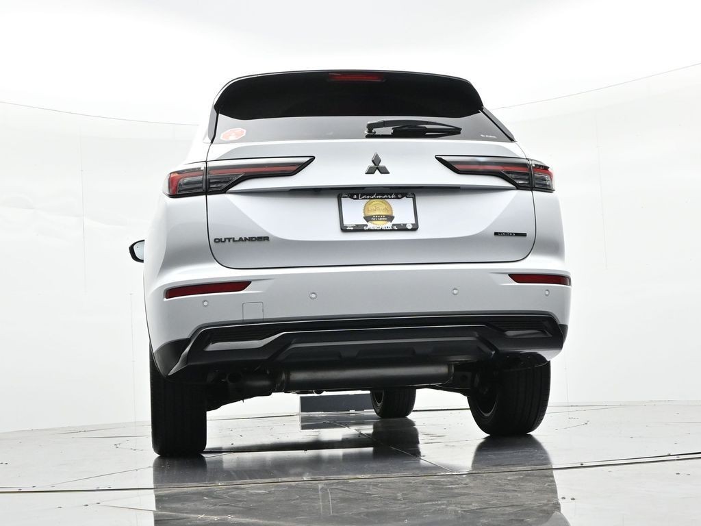 Mitsubishi Outlander Vehicle Full-screen Gallery Image 18