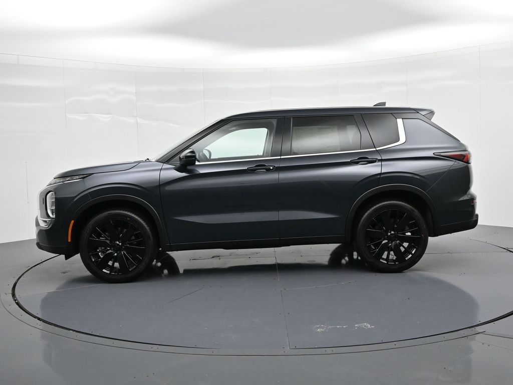 Mitsubishi Outlander Vehicle Full-screen Gallery Image 8