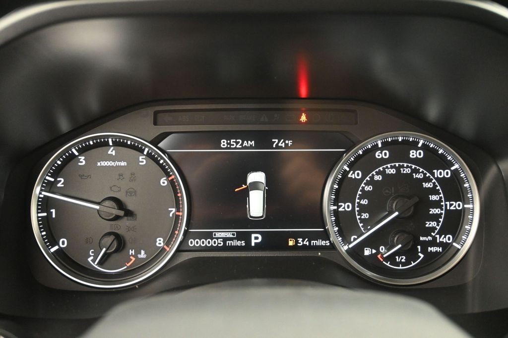 Mitsubishi Outlander Vehicle Full-screen Gallery Image 9
