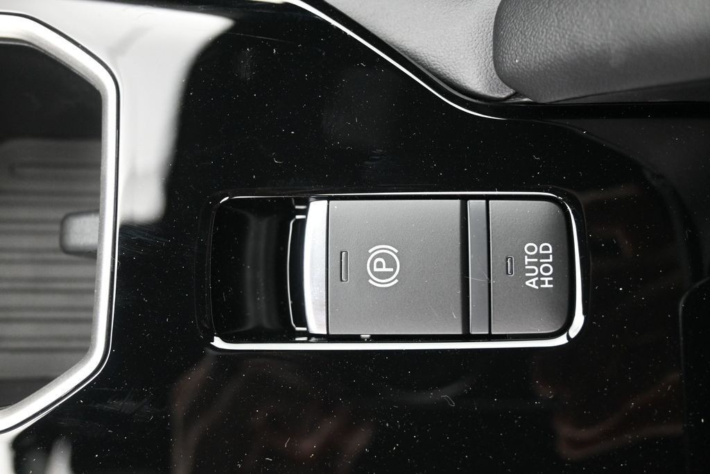 Mitsubishi Outlander Vehicle Full-screen Gallery Image 14