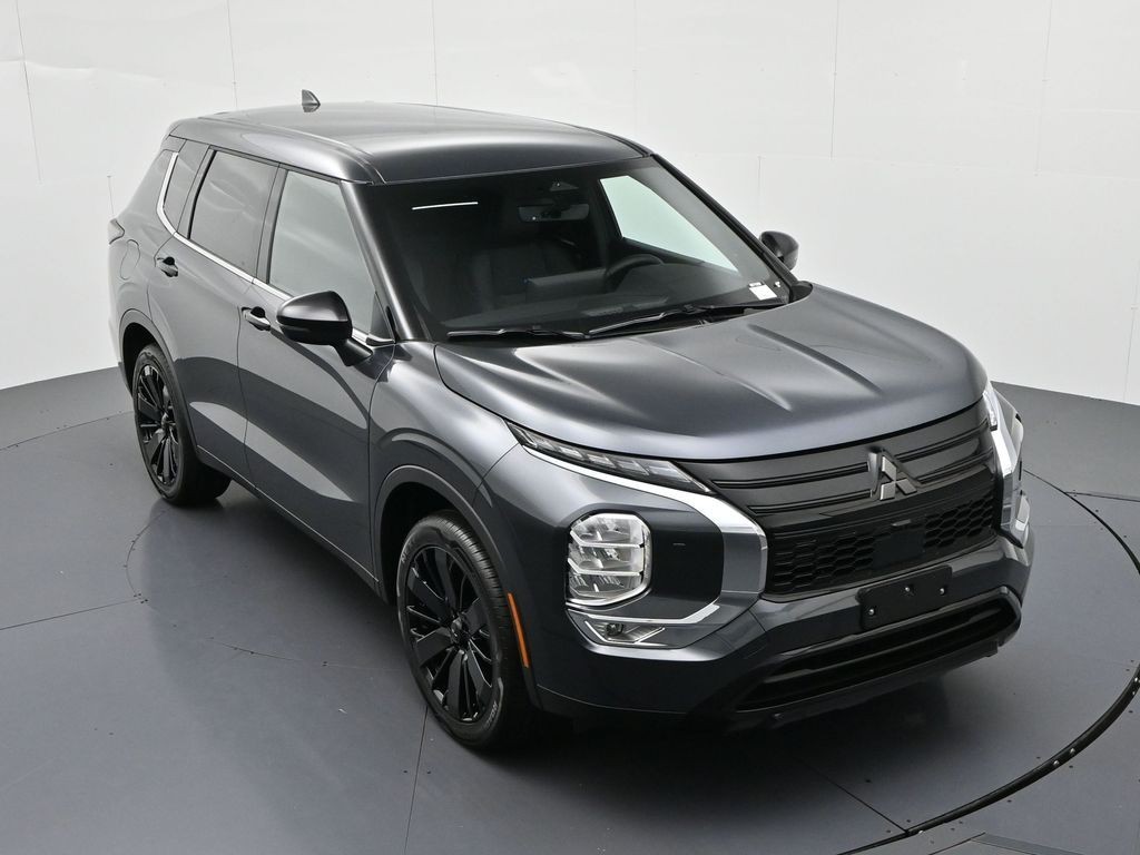 Mitsubishi Outlander Vehicle Full-screen Gallery Image 22