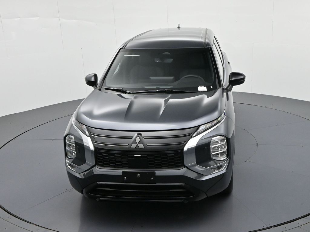 Mitsubishi Outlander Vehicle Full-screen Gallery Image 23
