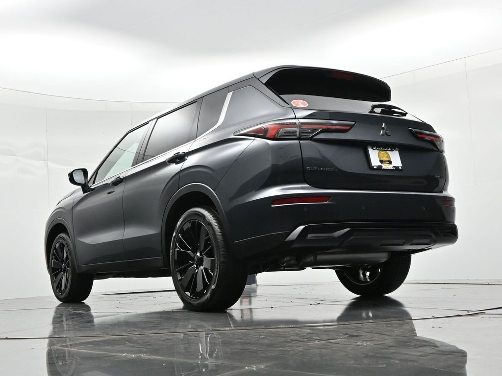 Mitsubishi Outlander Vehicle Full-screen Gallery Image 26