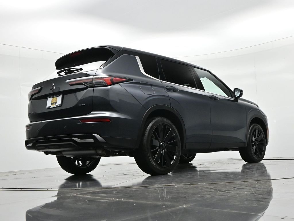 Mitsubishi Outlander Vehicle Full-screen Gallery Image 28