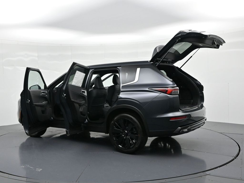 Mitsubishi Outlander Vehicle Full-screen Gallery Image 31