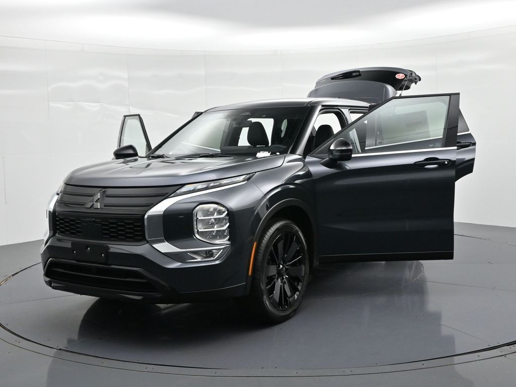 Mitsubishi Outlander Vehicle Full-screen Gallery Image 32