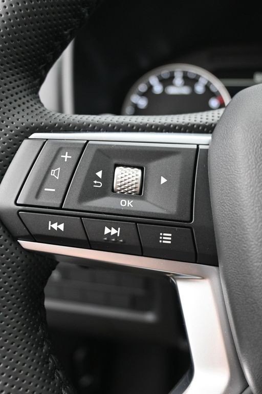 Mitsubishi Outlander Vehicle Full-screen Gallery Image 18